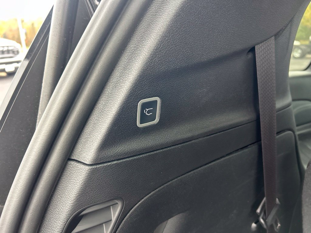 Used 2026 Chrysler Pacifica Select FWD image 10