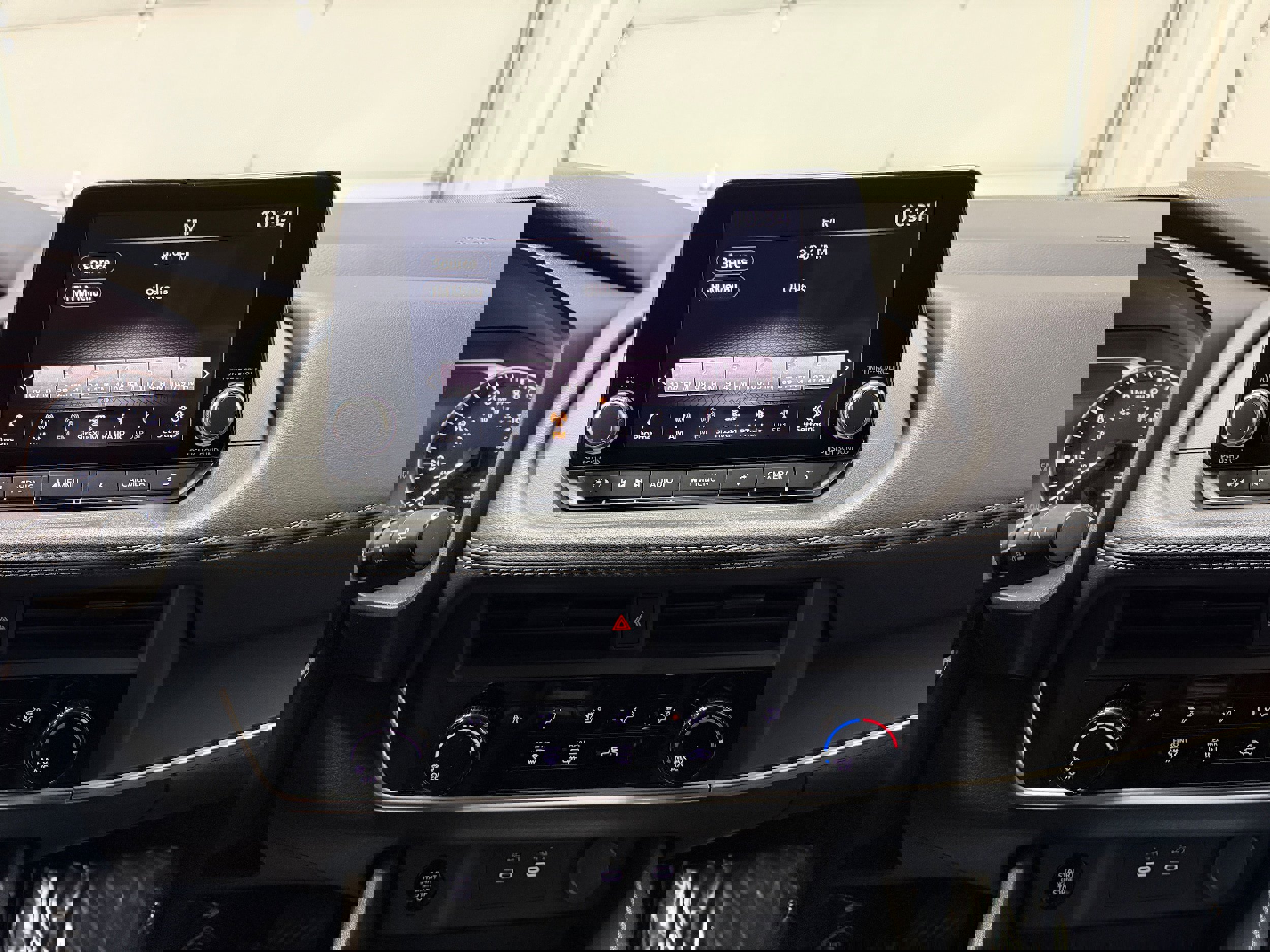 Used 2024 Nissan Rogue S image 18