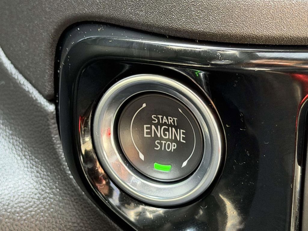 Used 2026 Chevrolet Silverado 1500 ZR2 AWD/4WD image 8