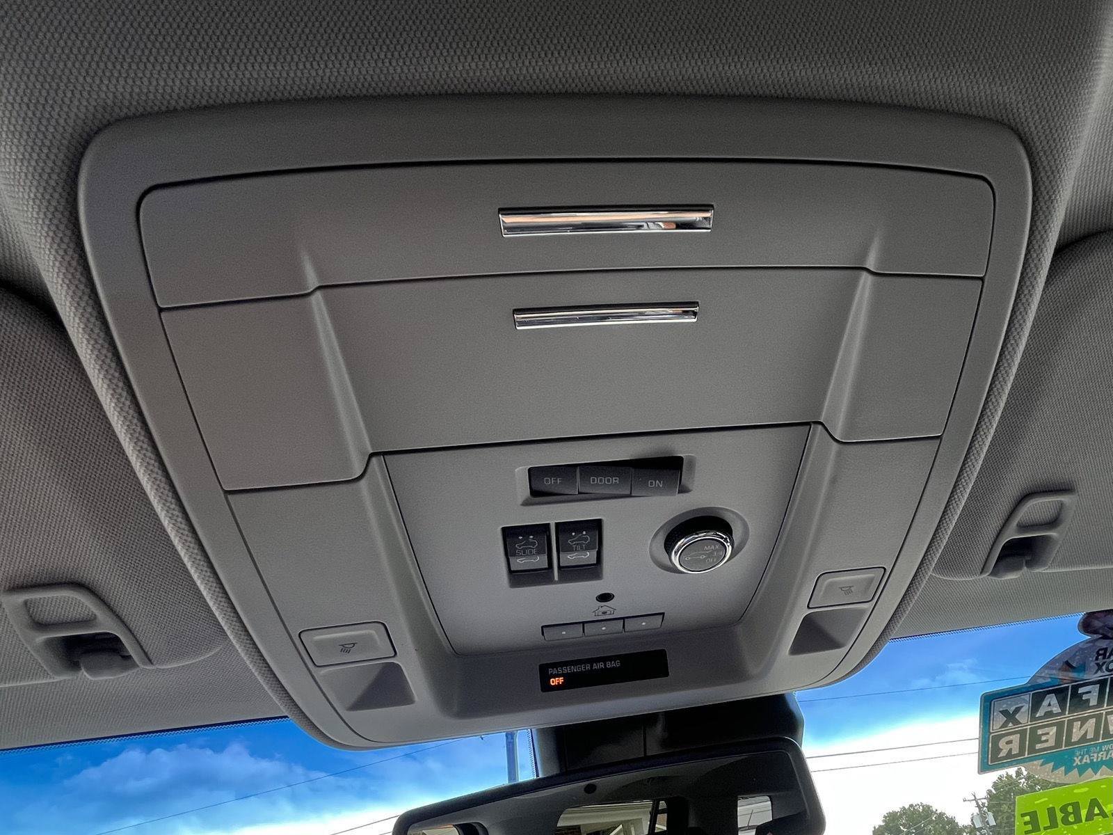 Used 2019 Chevrolet Tahoe Premier AWD/4WD image 12