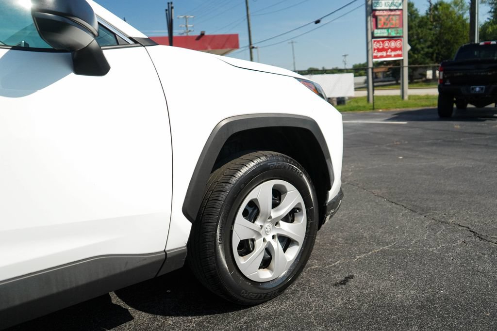 Used 2023 Toyota RAV4 LE FWD image 17