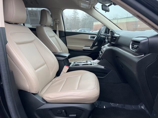 Used 2022 Ford Explorer XLT w/ Equipment Group 202A image 11