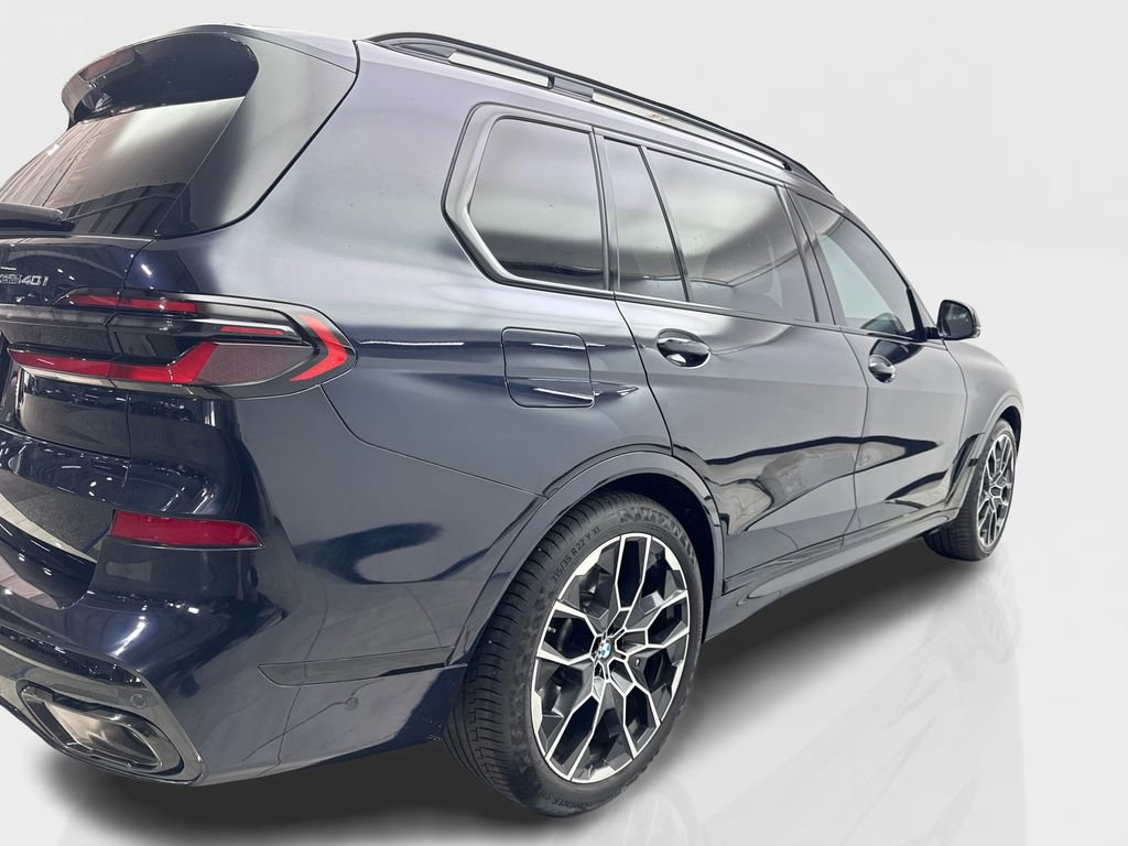 Used 2024 BMW X7 xDrive40i w/ M Sport Package AWD/4WD image 13