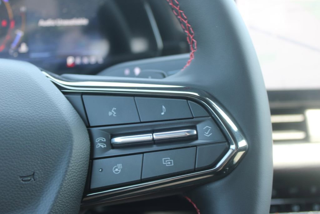 New 2026 Chevrolet Equinox ACTIV w/ Convenience Package III FWD image 35
