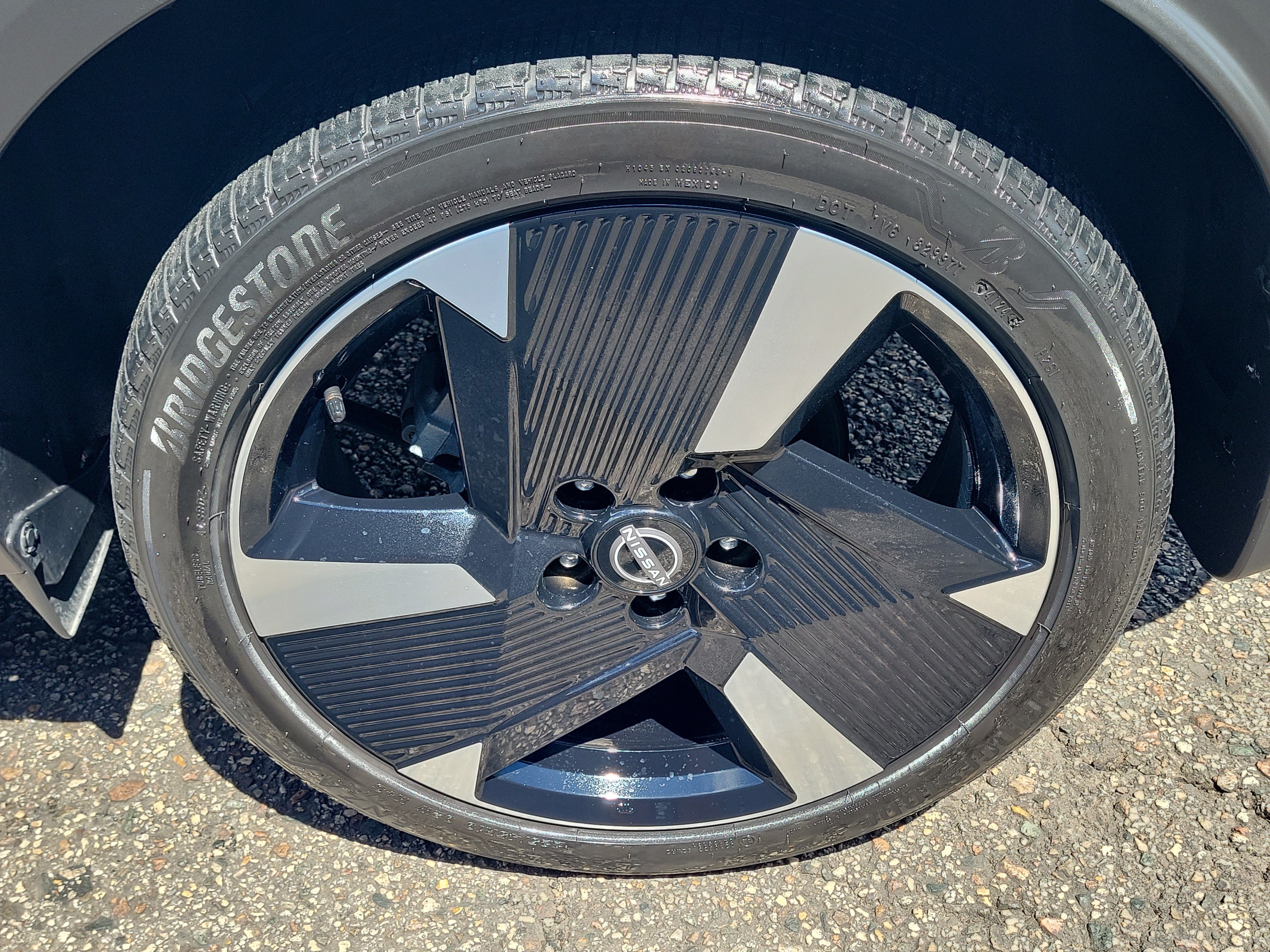 Certified 2025 Nissan Kicks SR AWD/4WD image 8