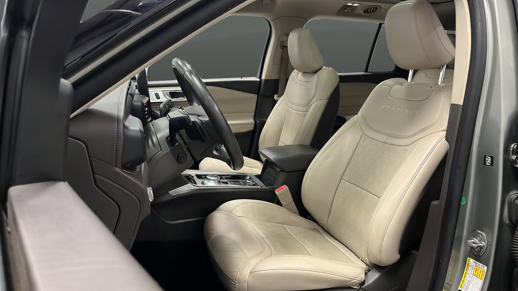 Used 2020 Ford Explorer Platinum w/ Premium Technology Package AWD/4WD image 9