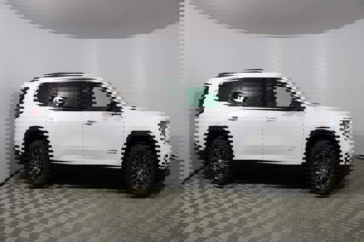 Used 2025 GMC Acadia Elevation image 41