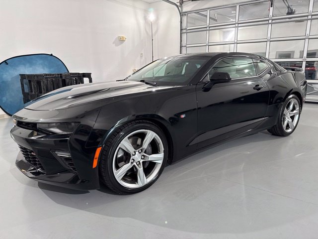 Used 2017 Chevrolet Camaro SS RWD image 3