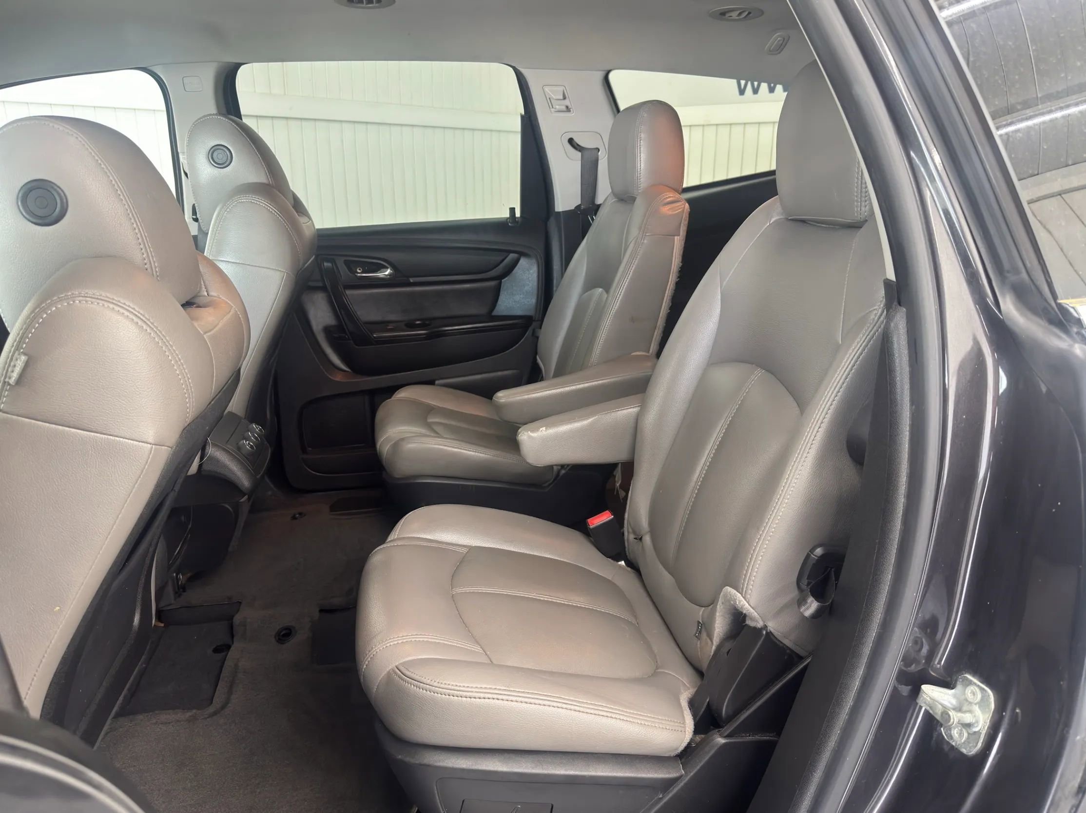 Used 2017 Chevrolet Traverse LT w/ Style and Technology Package image 12