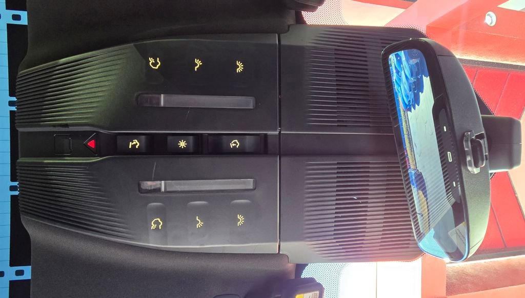 Used 2023 Fisker Ocean Extreme image 22