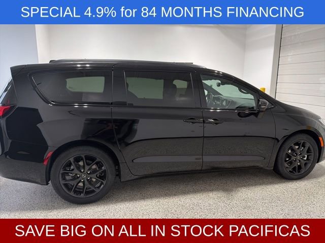 New 2026 Chrysler Pacifica Limited w/ S Appearance Package image 26