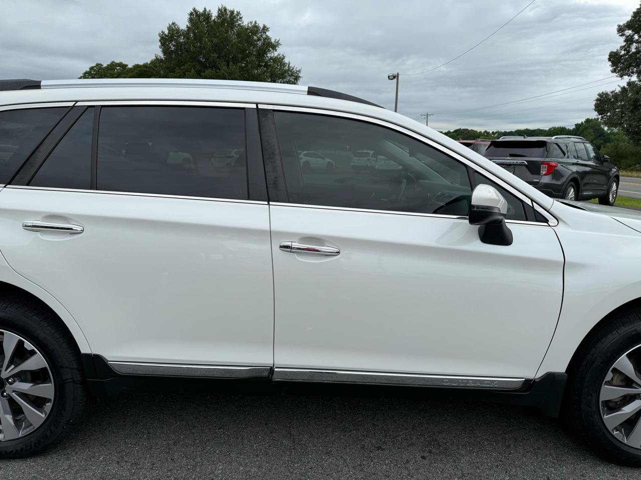 Used 2019 Subaru Outback 3.6R Touring AWD/4WD image 43