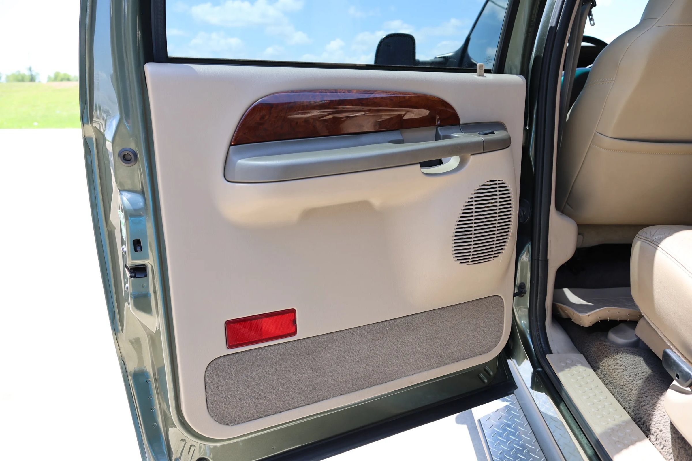 Used 2000 Ford Excursion Limited AWD/4WD image 31