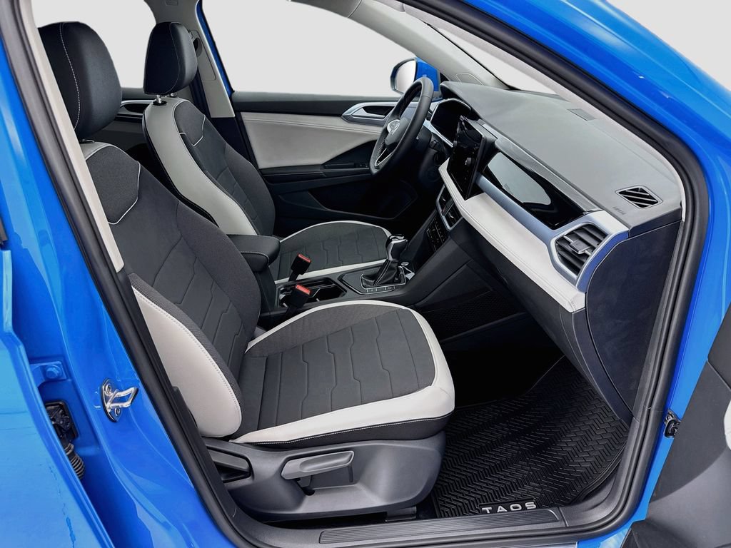 New 2026 Volkswagen Taos SE FWD image 18