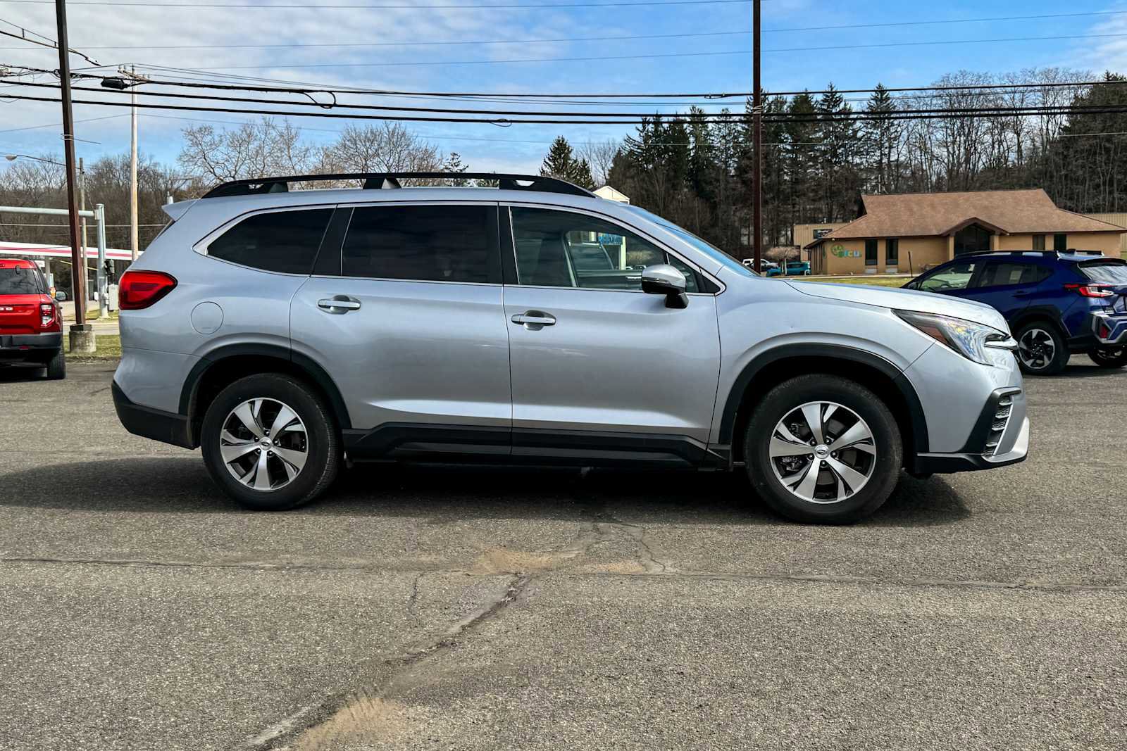 Certified 2023 Subaru Ascent Premium w/ Convenience Package image 2