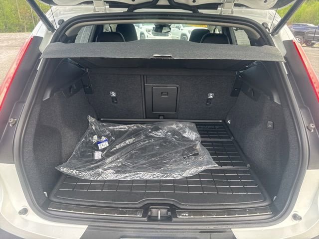Used 2023 Volvo XC40 B5 Plus w/ Climate Package AWD/4WD image 27