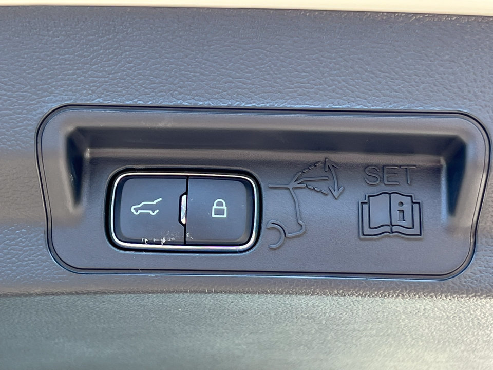 Used 2027 Ford Explorer Active AWD/4WD image 36
