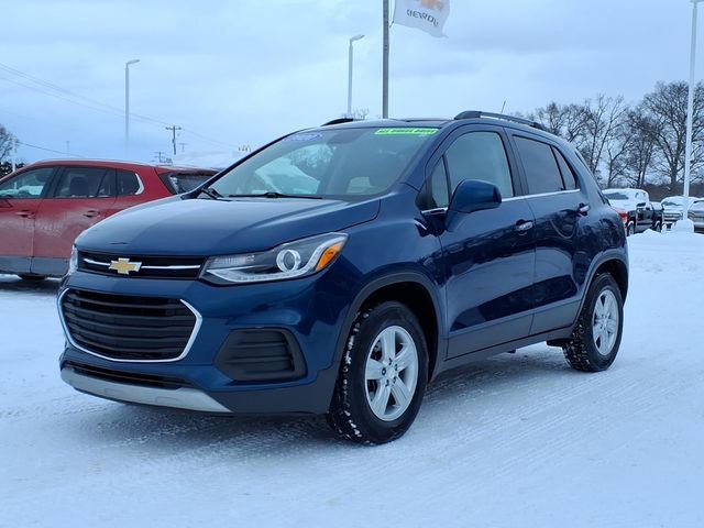 Used 2020 Chevrolet Trax LT w/ LT Convenience Package image 3