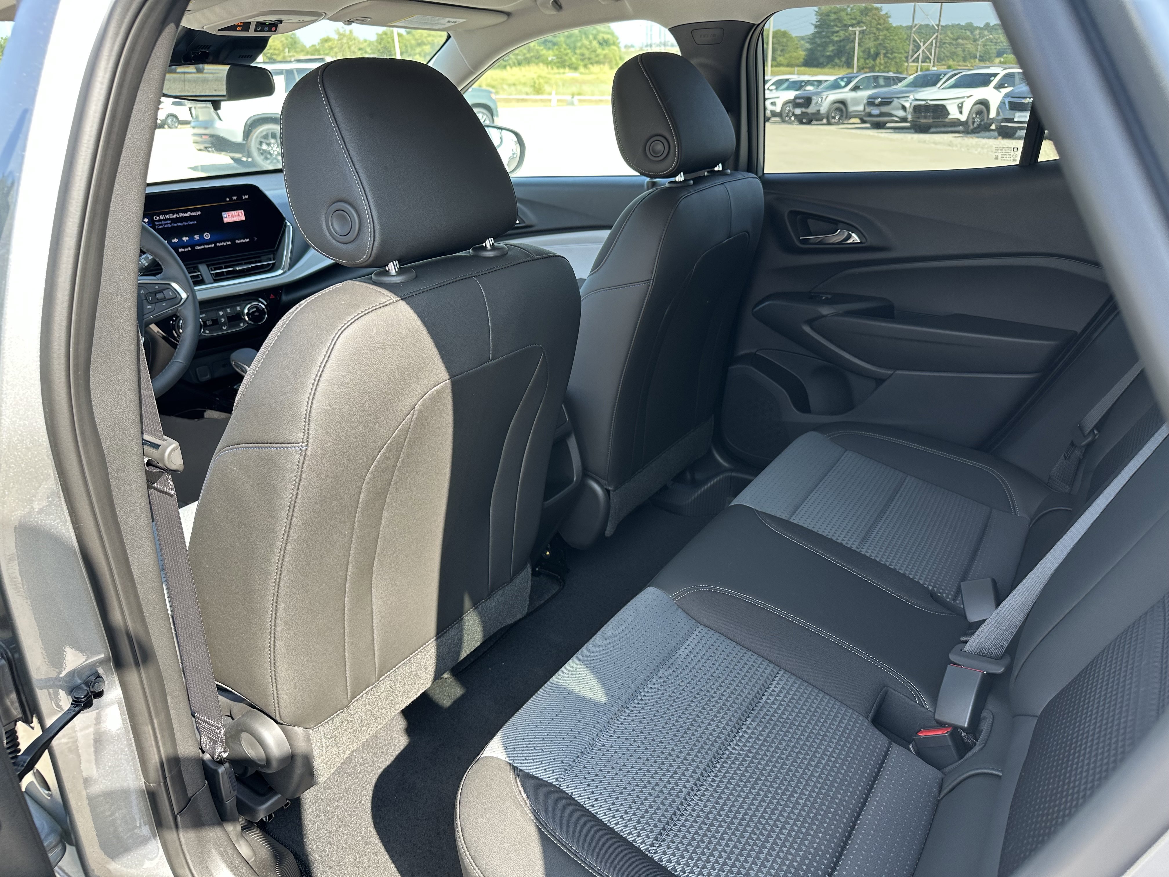 New 2025 Chevrolet Trax LT w/ Driver Confidence Package image 23