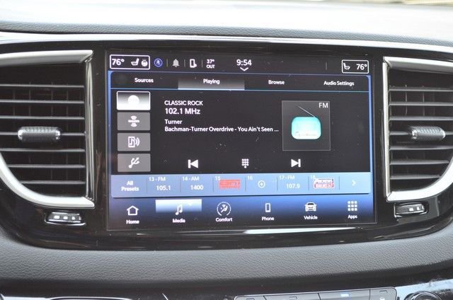 Used 2024 Chrysler Pacifica Touring-L image 27