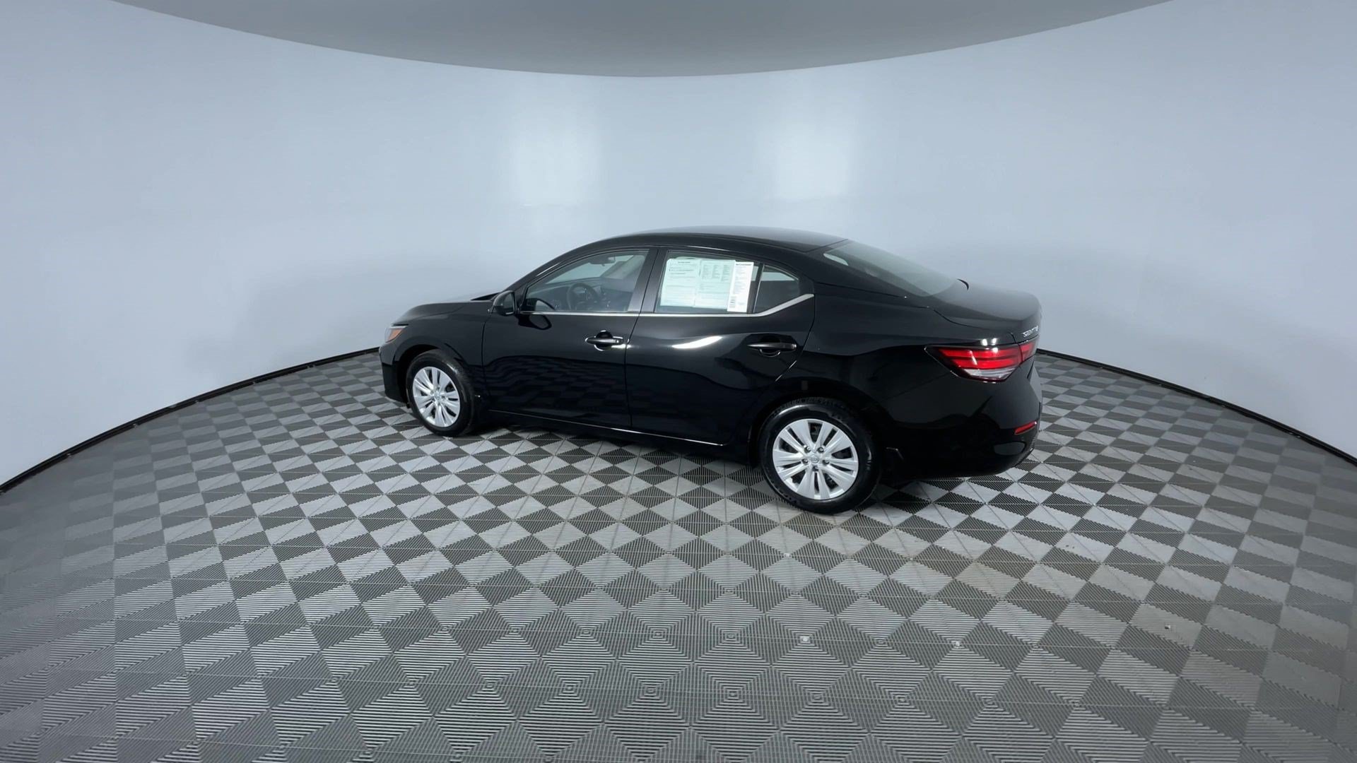 Certified 2025 Nissan Sentra S FWD image 6