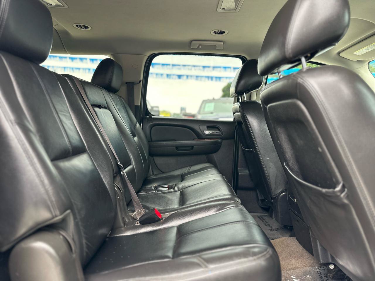 Used 2014 Chevrolet Suburban LT RWD image 15