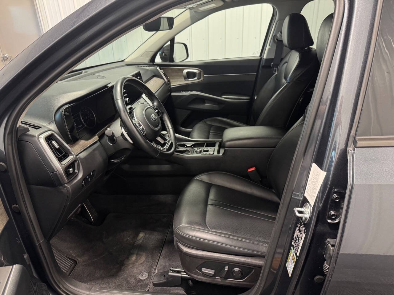 Used 2021 Kia Sorento EX AWD/4WD image 14