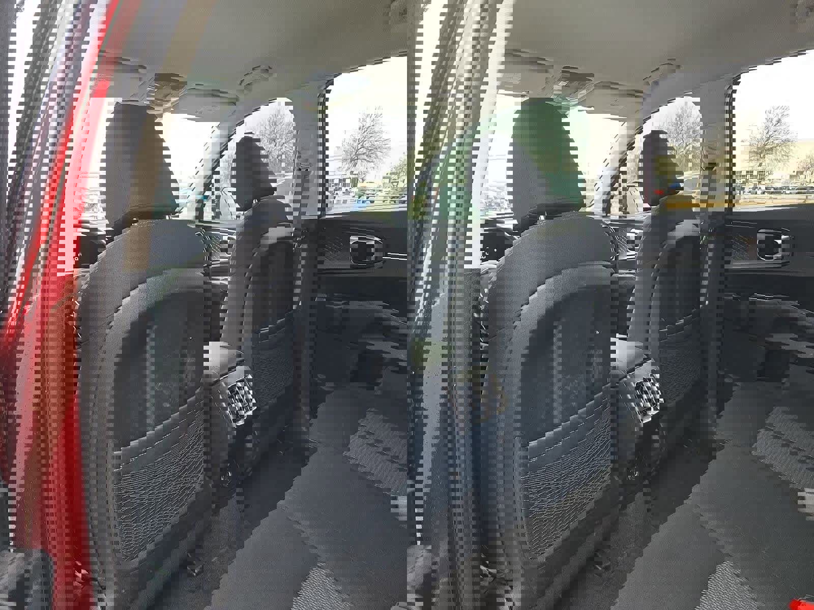 Certified 2025 Kia Sorento LX image 17