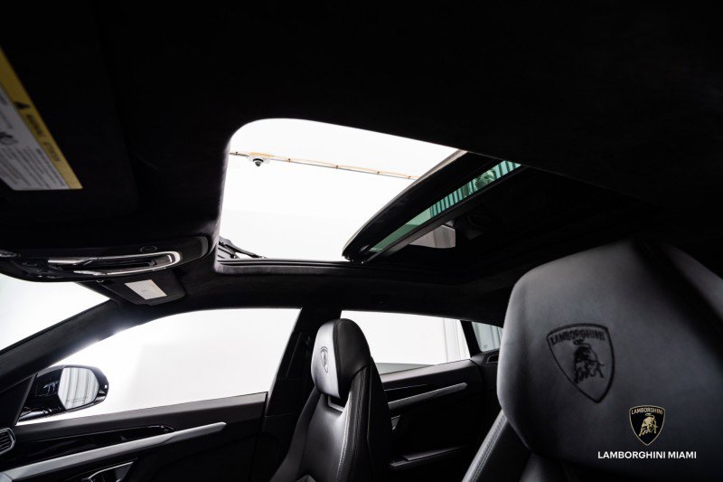 Used 2021 Lamborghini Urus image 37