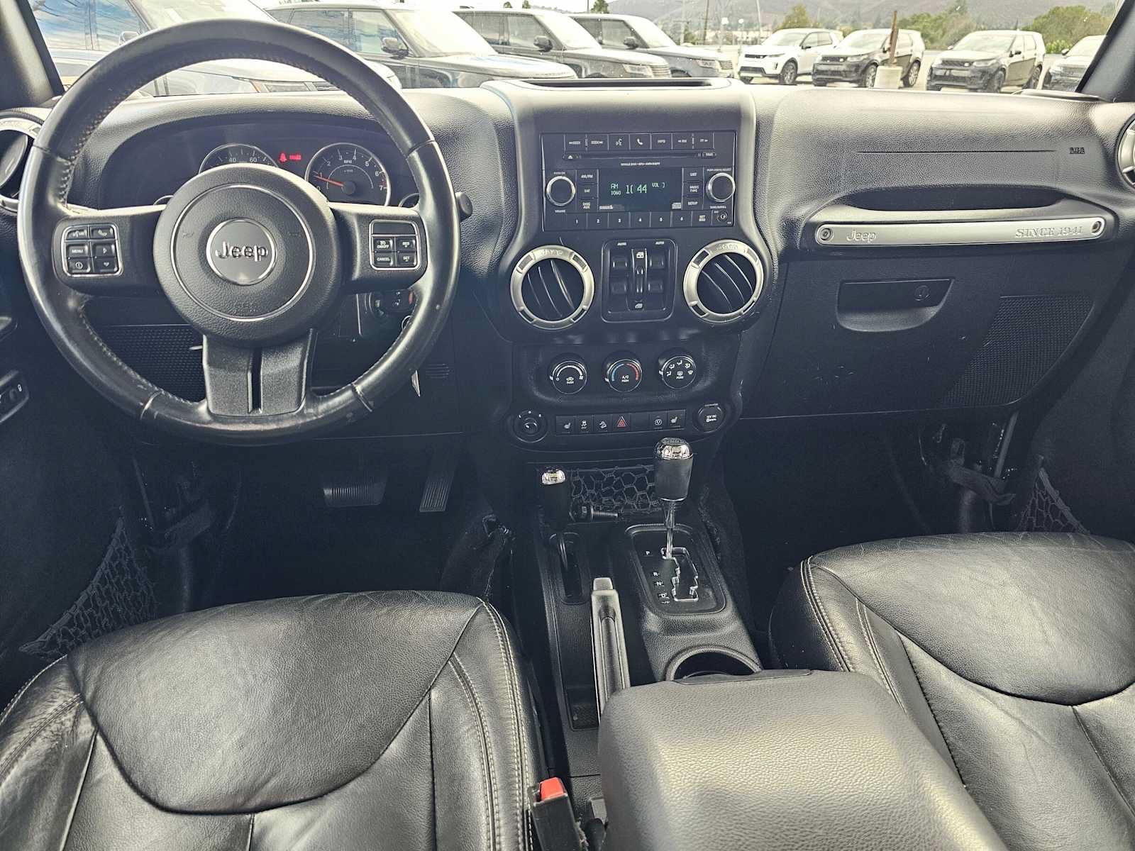 Used 2016 Jeep Wrangler Unlimited Sahara w/ Connectivity Group AWD/4WD image 18