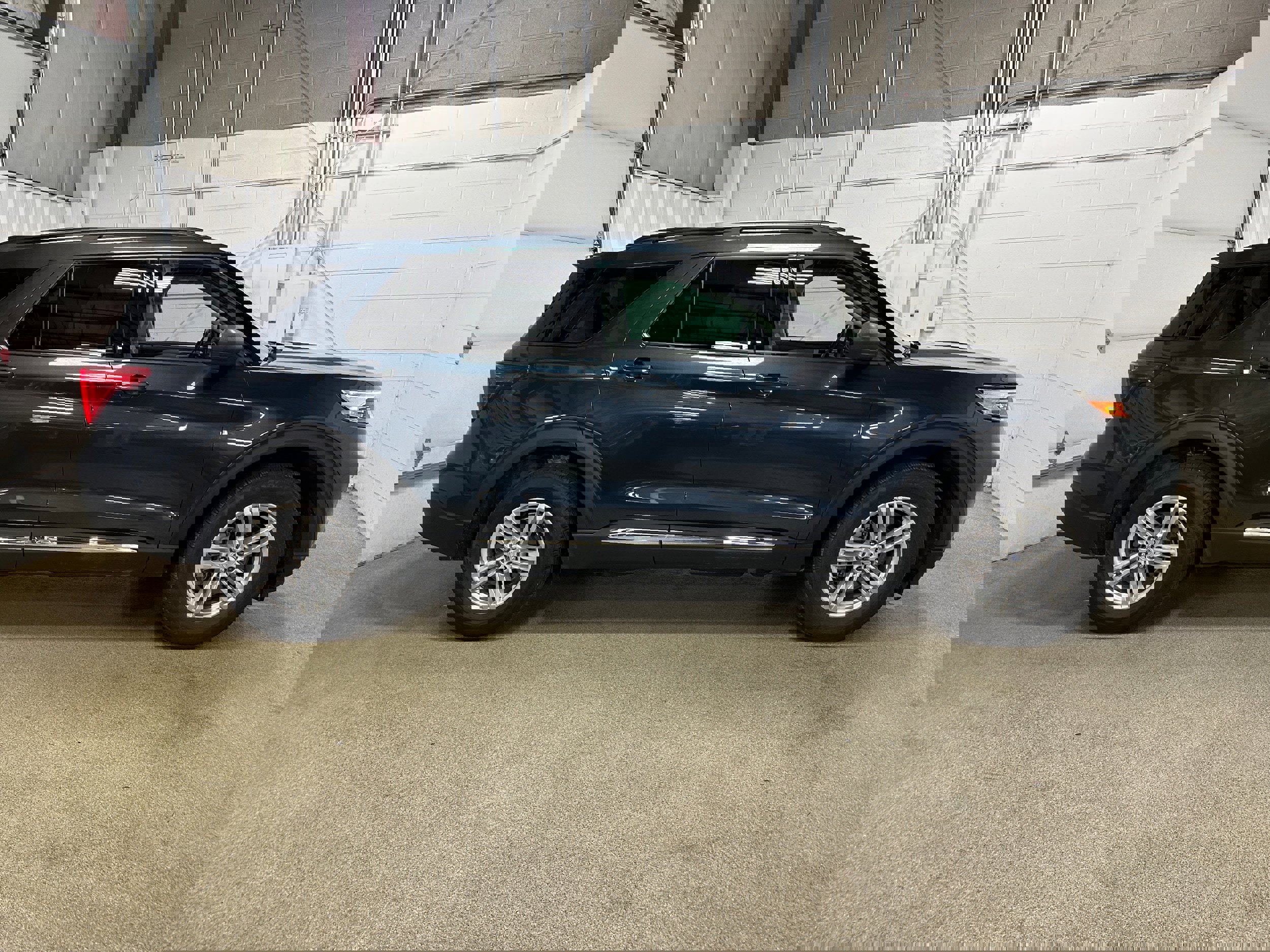 Certified 2023 Ford Explorer XLT w/ Equipment Group 202A image 5