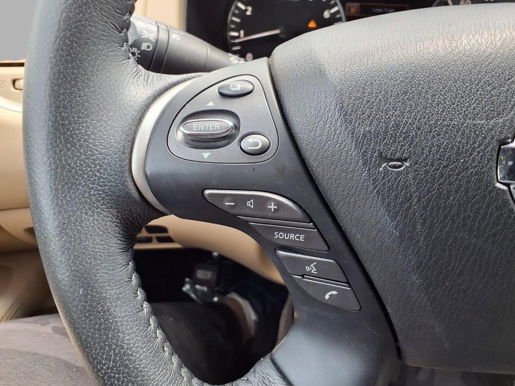 Used 2020 Nissan Pathfinder SV AWD/4WD image 14
