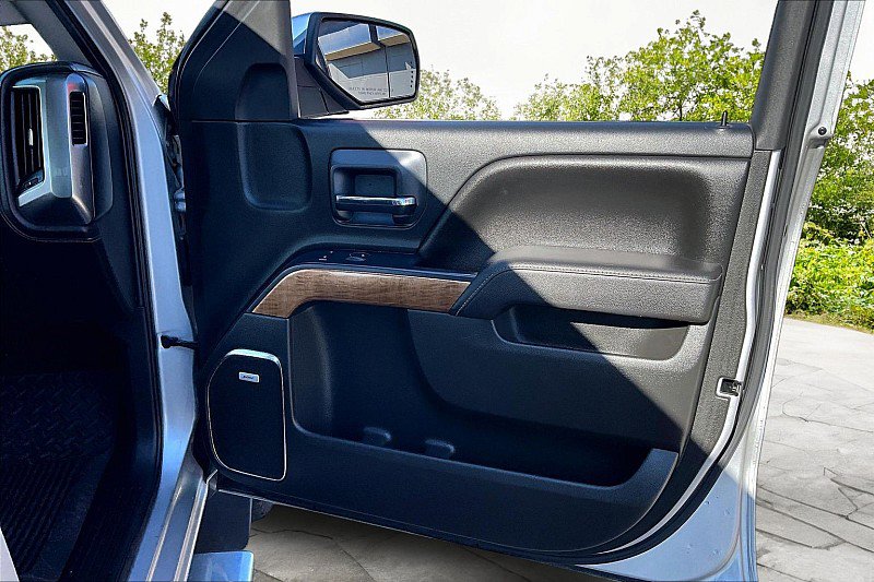 Used 2017 Chevrolet Silverado 1500 LTZ w/ Sport Package AWD/4WD image 27