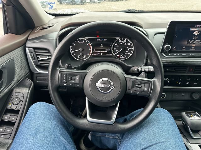 Used 2023 Nissan Rogue S image 30