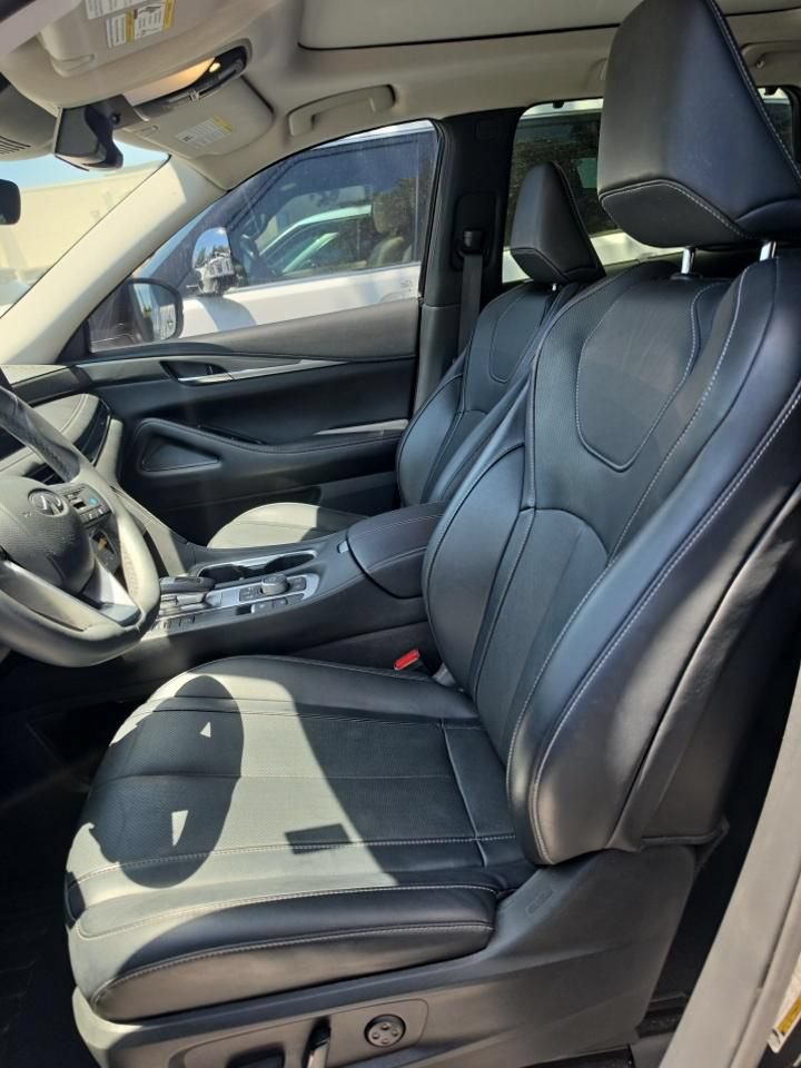 Certified 2023 INFINITI QX60 Luxe w/ Cargo Package FWD image 13