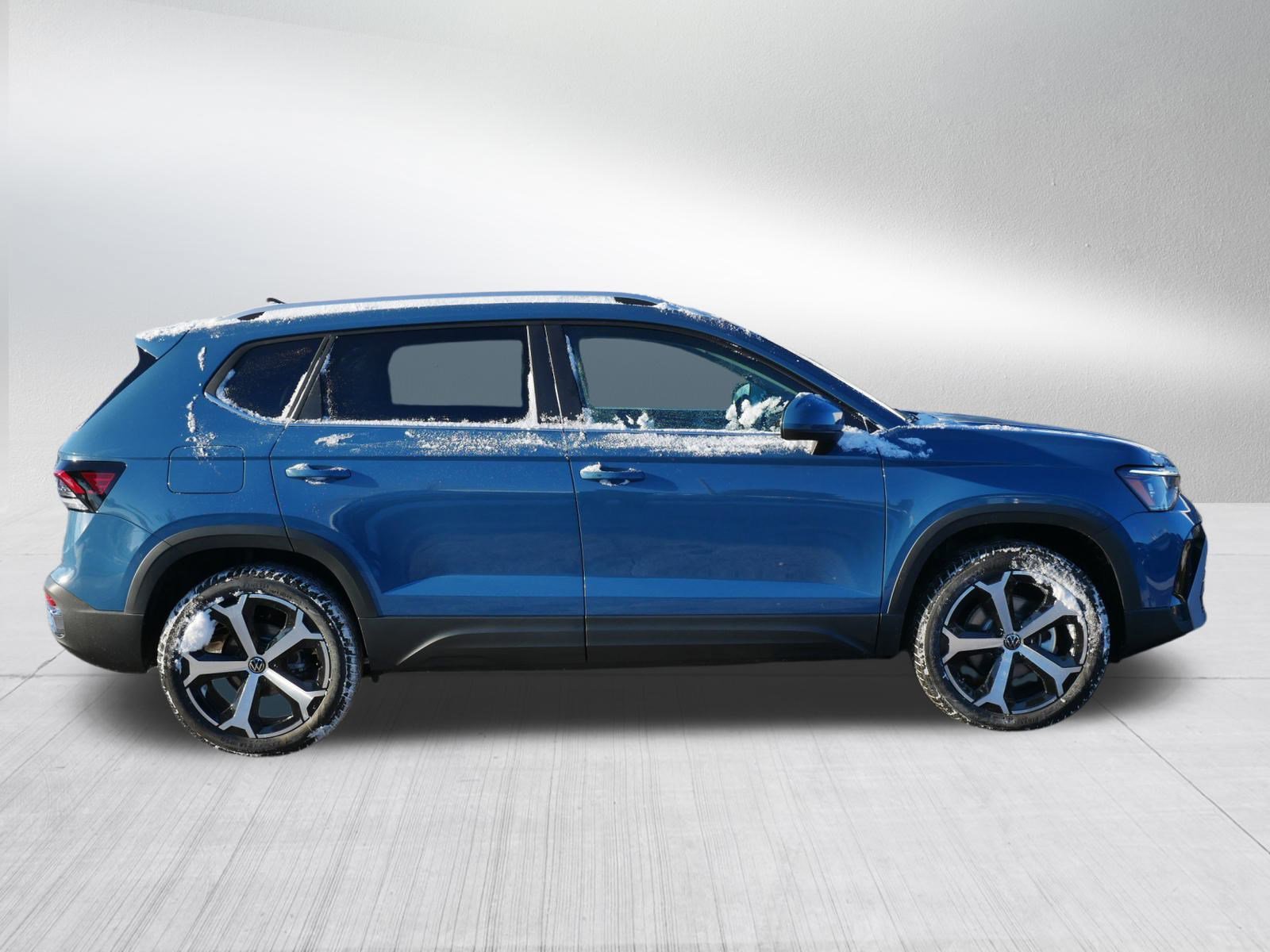 New 2026 Volkswagen Taos SEL image 2