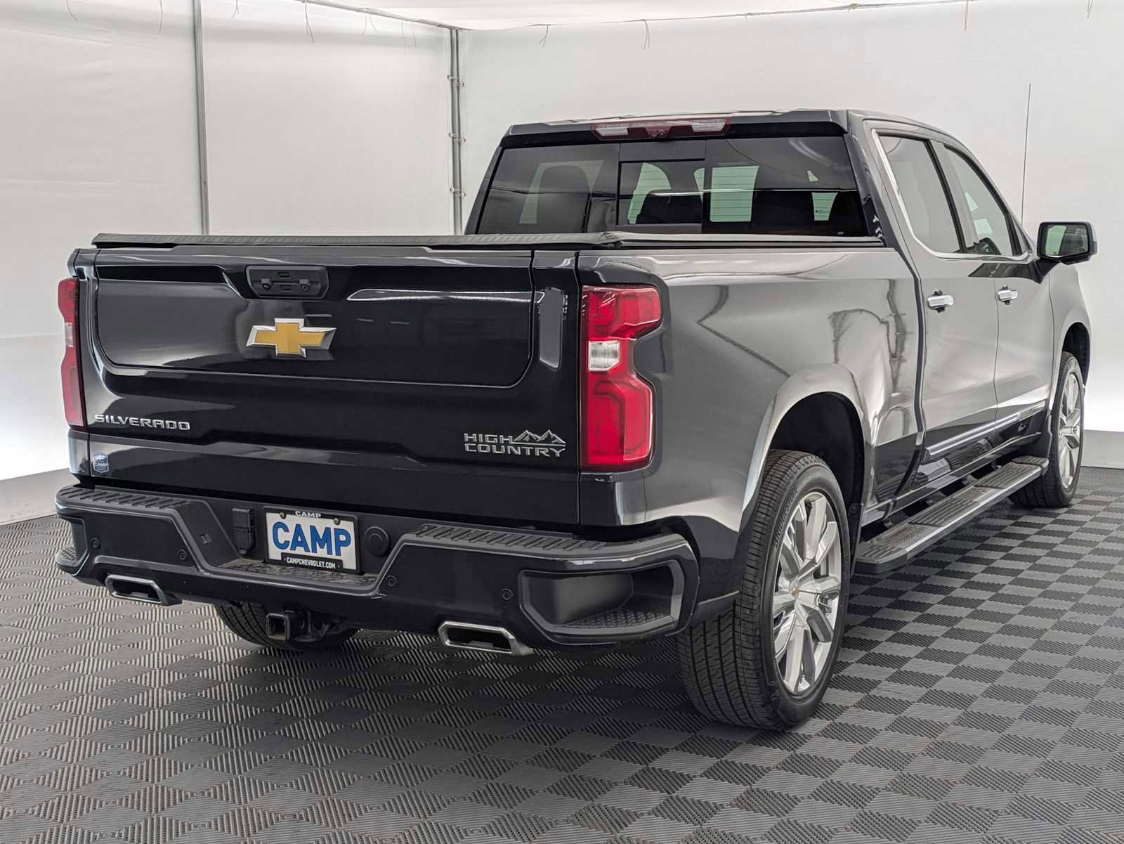 Used 2022 Chevrolet Silverado 1500 High Country w/ High Country Premium Package AWD/4WD image 6