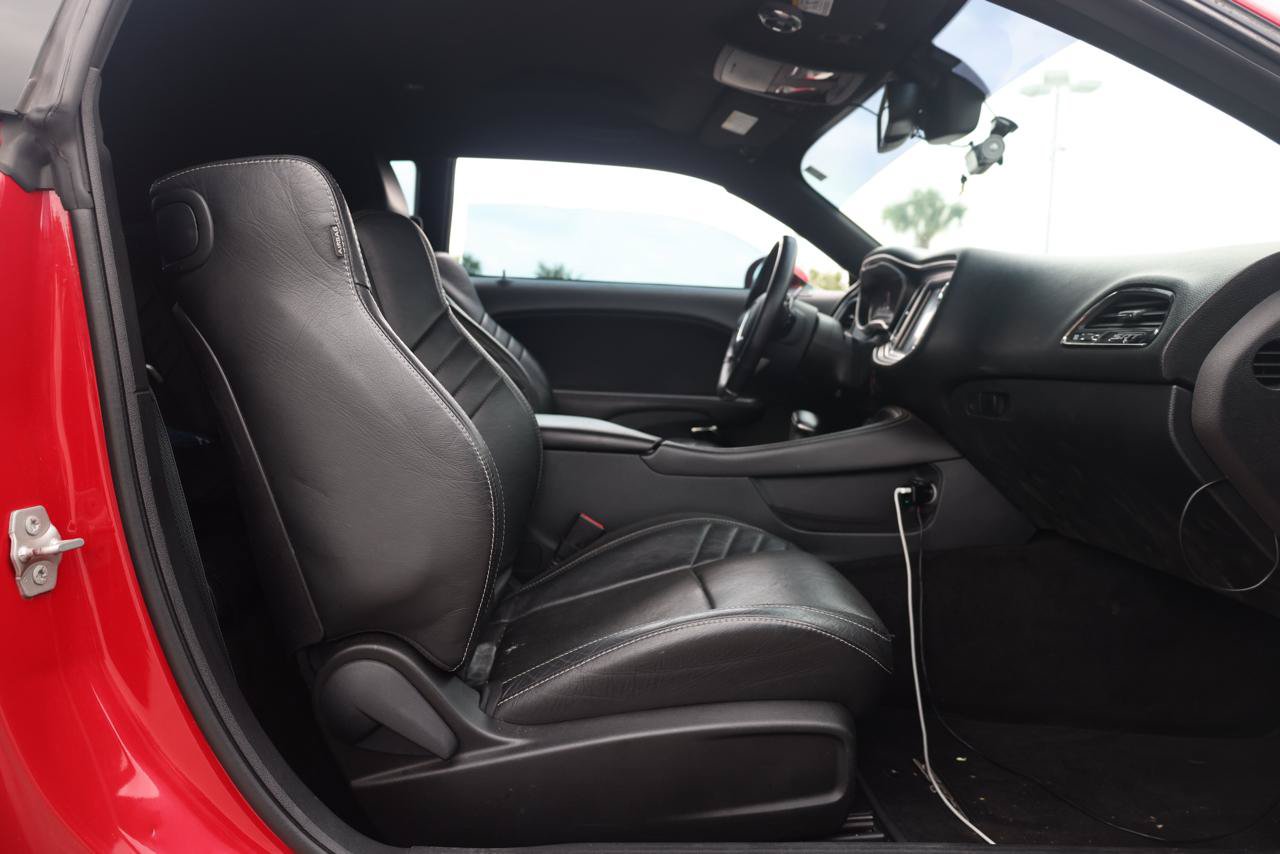 Used 2016 Dodge Challenger SRT Hellcat RWD image 12