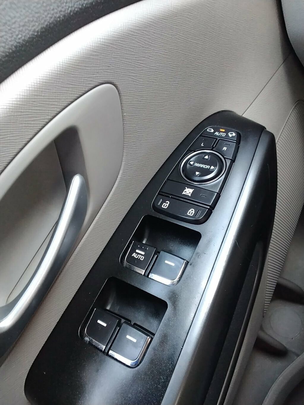 Used 2018 Kia Sedona LX w/ LX Essentials Premium Package image 29