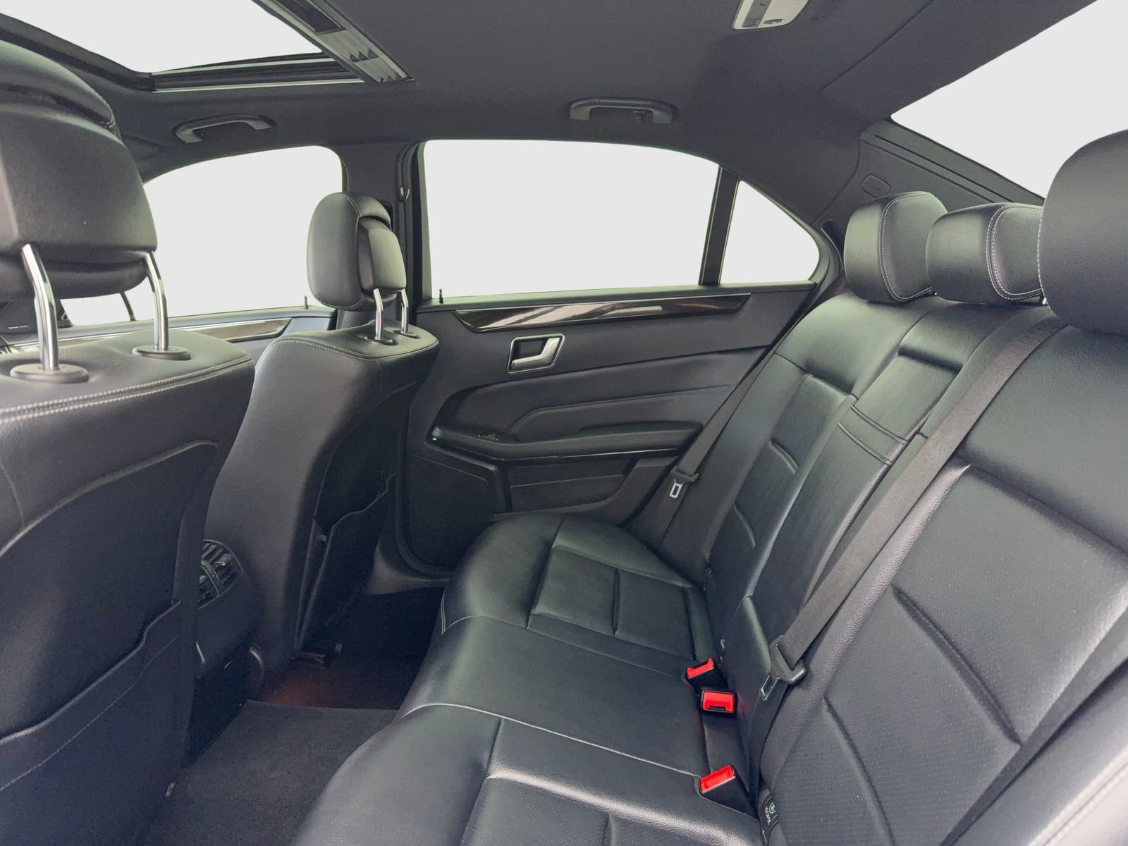 Used 2014 Mercedes-Benz E 350 Sedan image 35