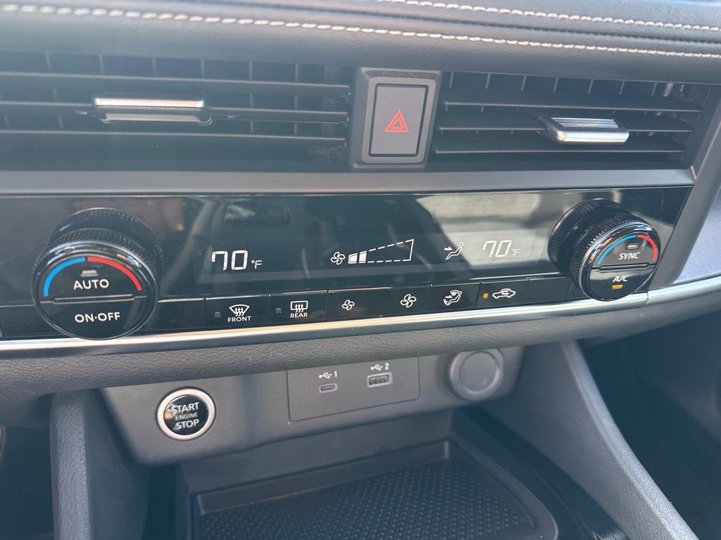 Used 2023 Nissan Rogue SV AWD/4WD image 18