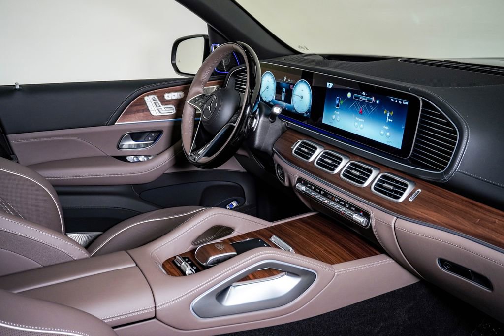 Used 2026 Mercedes-Benz Maybach GLS 600 4MATIC image 16