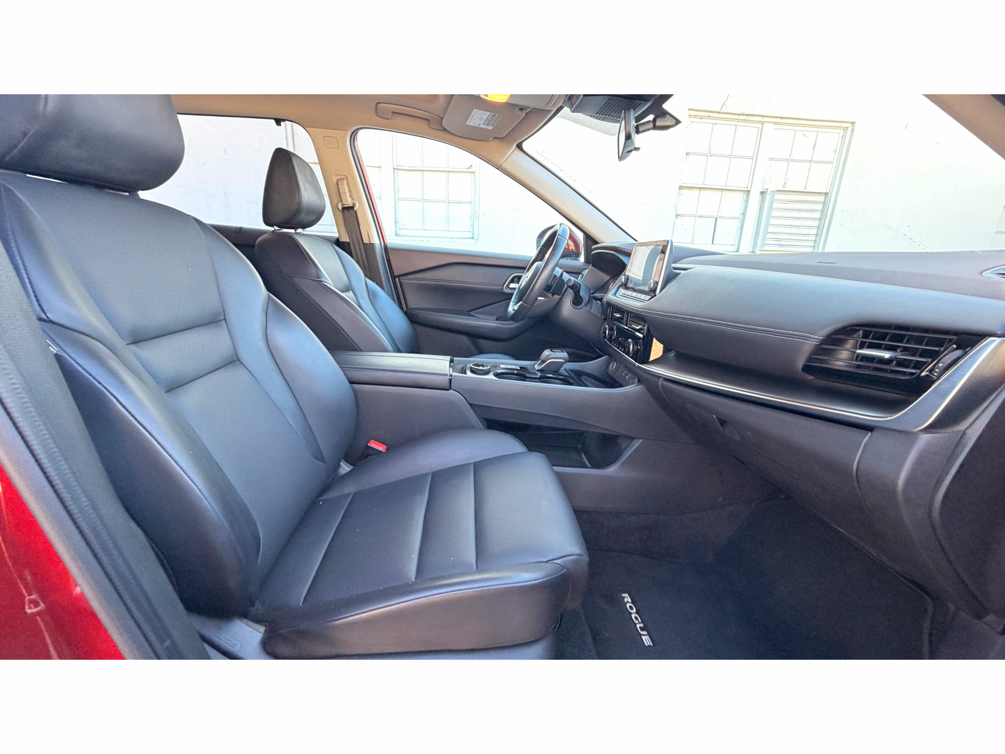 Used 2021 Nissan Rogue SV w/ Premium Package AWD/4WD image 12