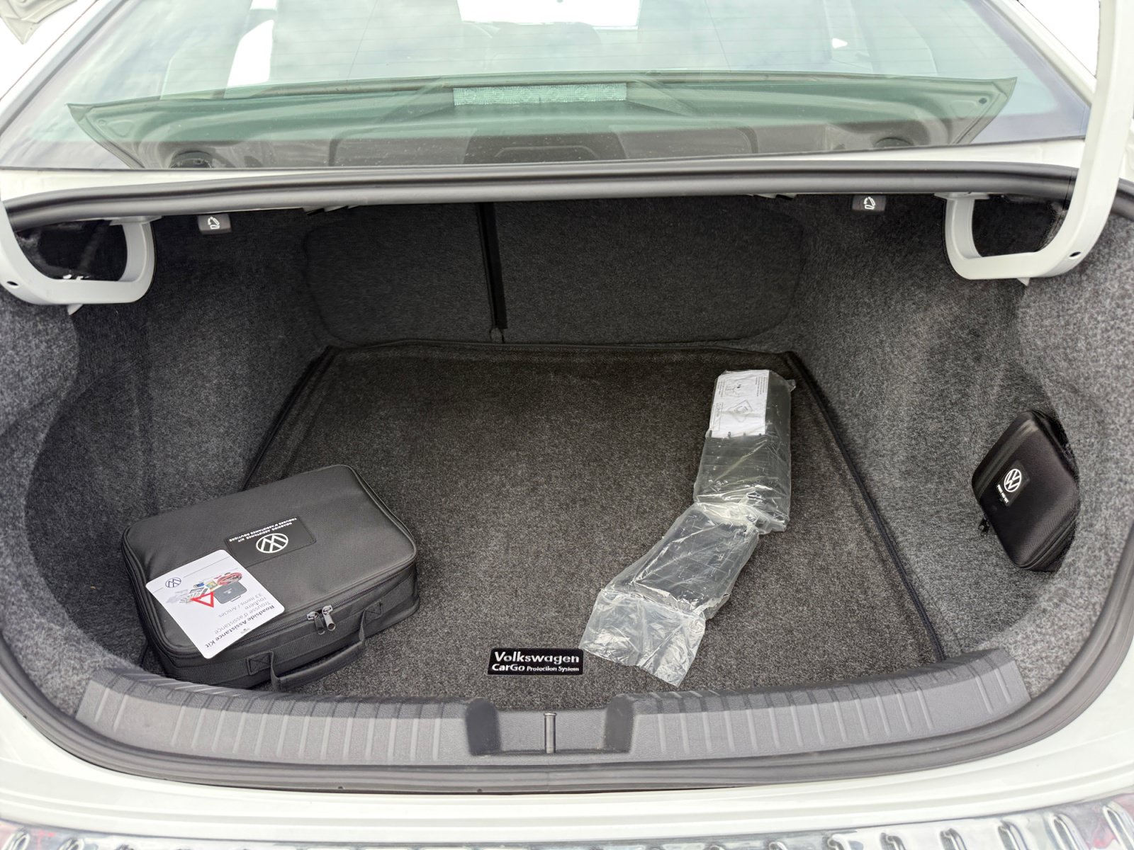 Certified 2023 Volkswagen Jetta SEL FWD image 17