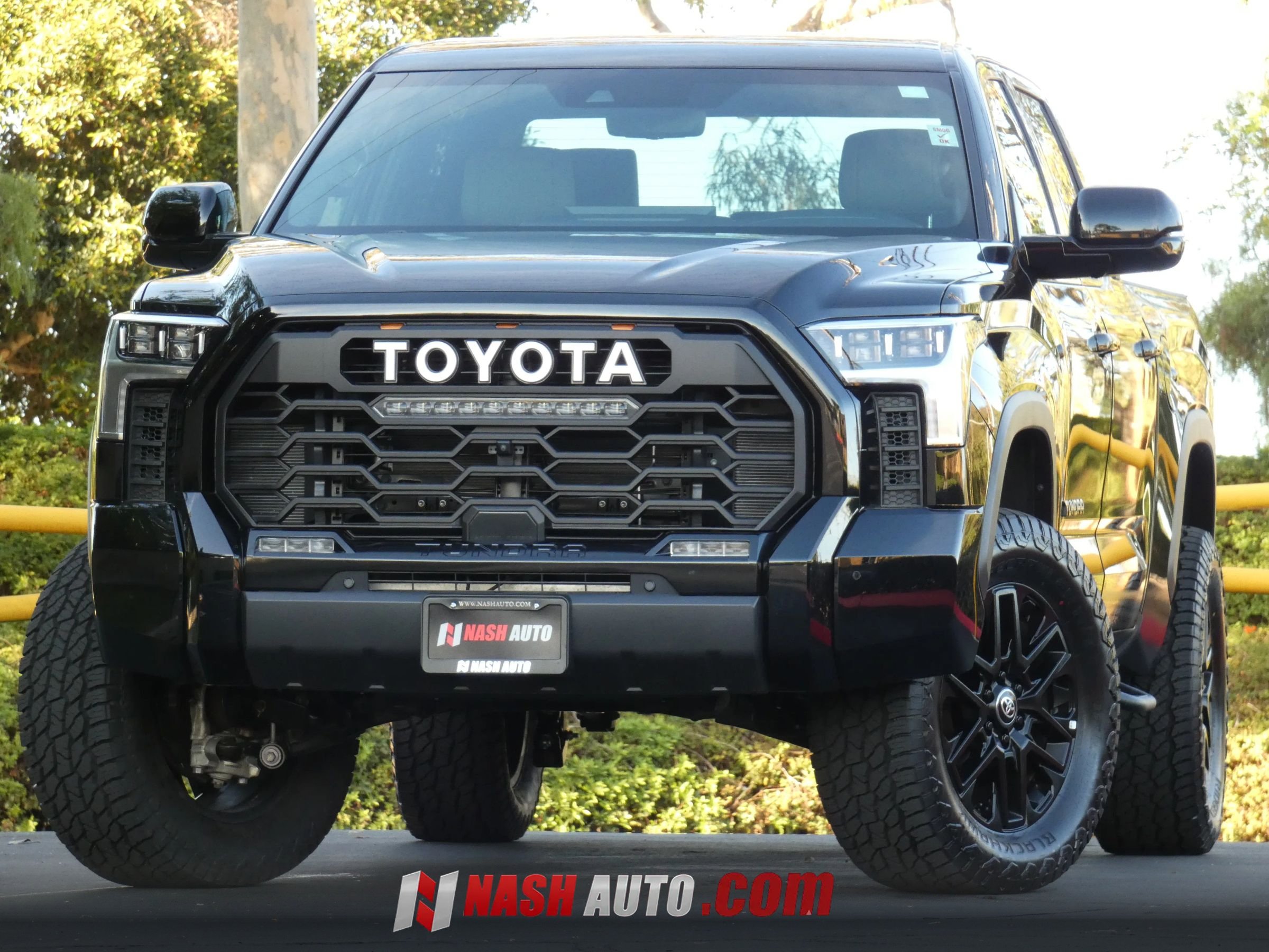 Used 2026 Toyota Tundra Limited AWD/4WD image 2