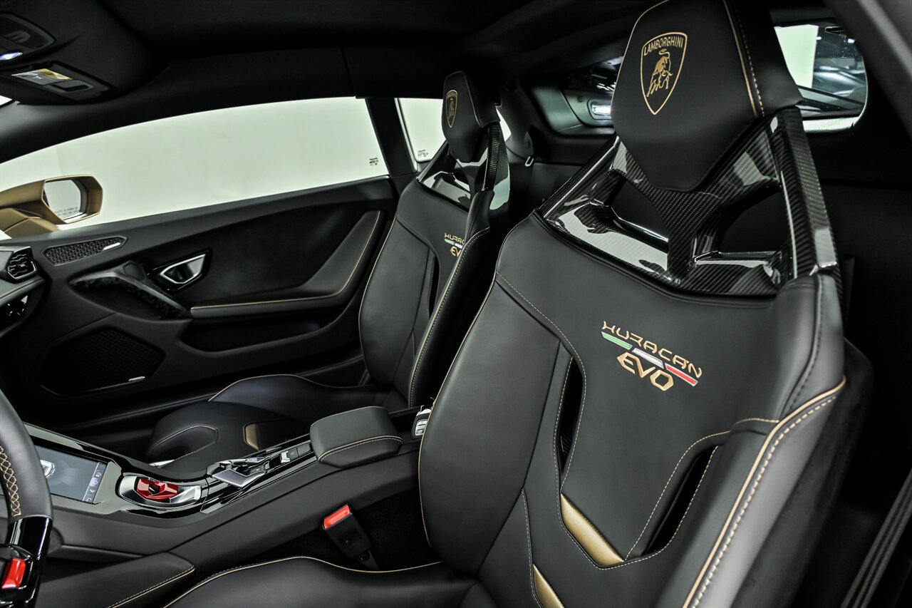 Used 2022 Lamborghini Huracan EVO RWD image 18