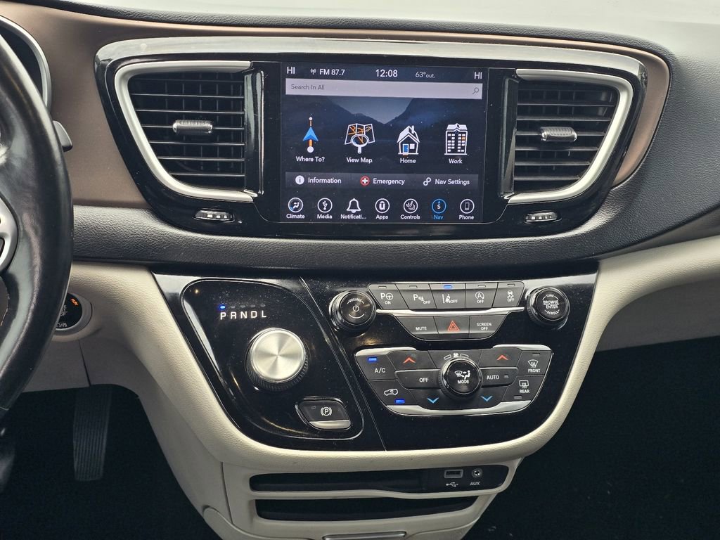 Used 2019 Chrysler Pacifica Touring-L w/ Advanced Safetytec Group FWD image 16
