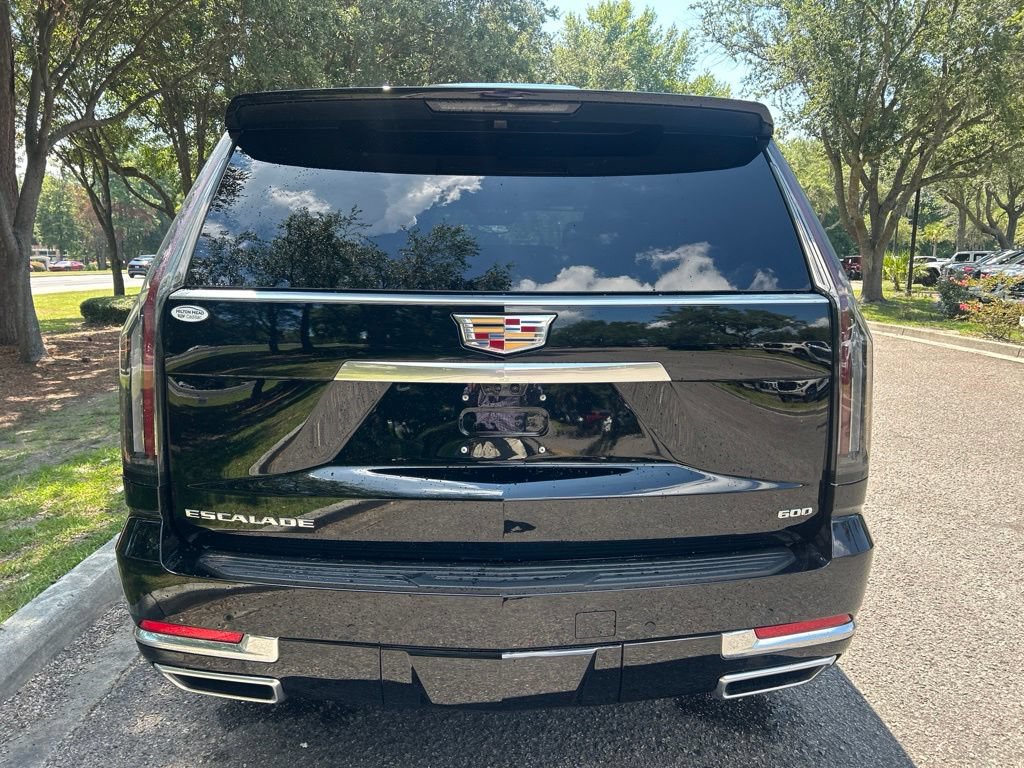 Used 2026 Cadillac Escalade Luxury AWD/4WD image 7