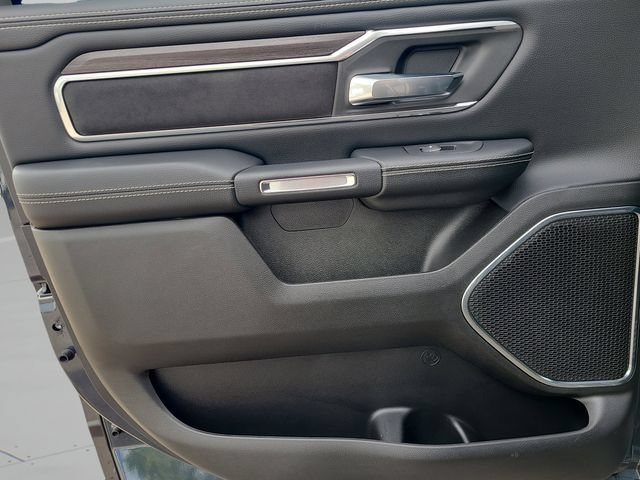 Used 2025 RAM 1500 Laramie AWD/4WD image 15