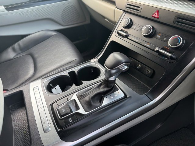 Used 2024 Kia Carnival LX image 12